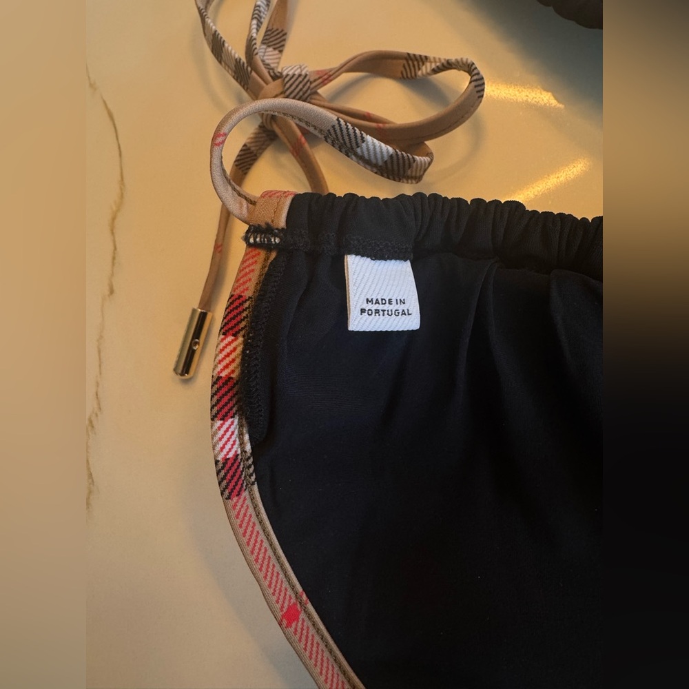 ✨ BURBERRY Check Trim Triangle Bikini Top Black NWOT Size Large ✨ - Picture 5 of 7